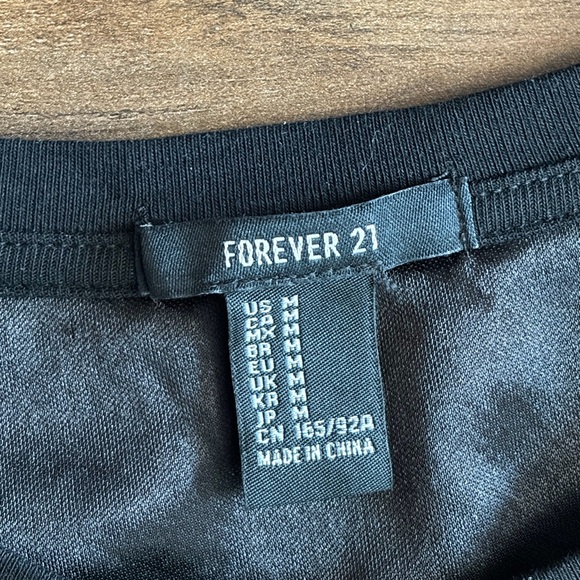 NWT Forever 21 Metallic Gold Black Top Size M - Picture 3 of 4